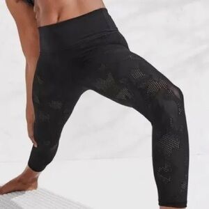 Athleta Phenom Camo 7/8 Tight, S